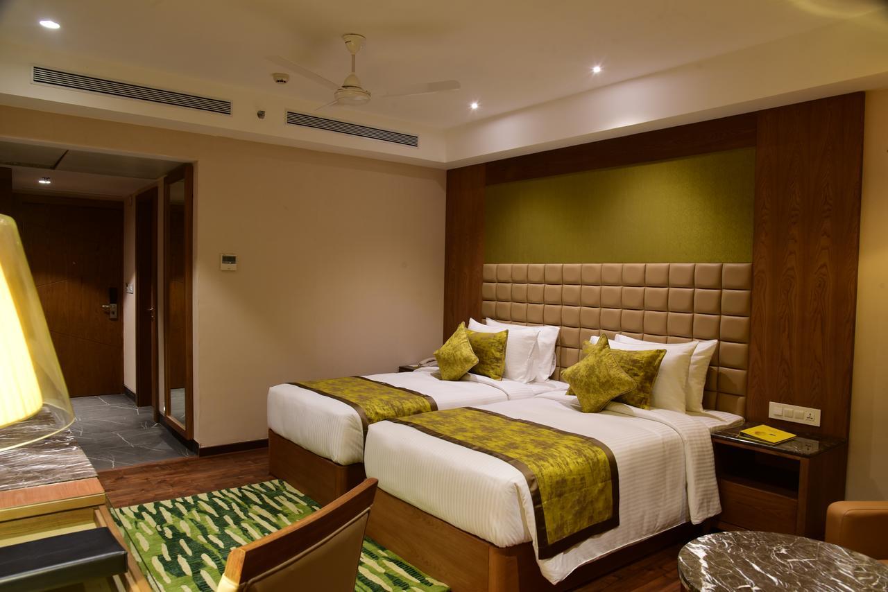 Lemon Tree Hotel Shiliguri Exterior foto